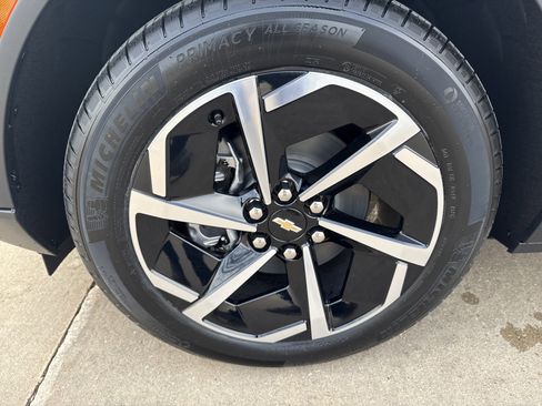 New 2026 Chevrolet Equinox EV LT FWD image 9