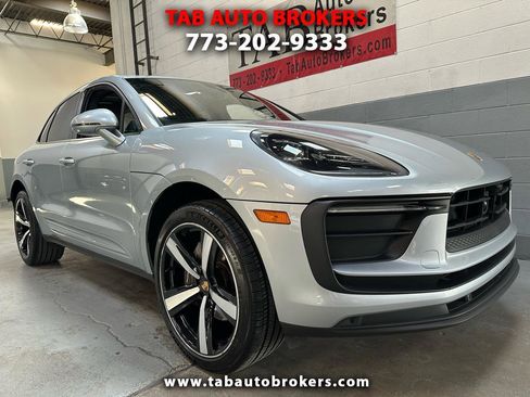 Used 2023 Porsche Macan image 1