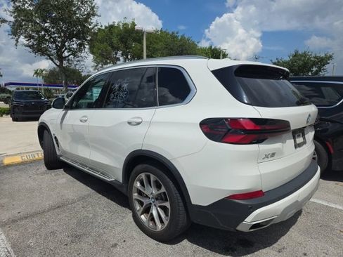 Used 2025 BMW X5 xDrive50e AWD/4WD image 6