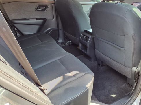 Used 2023 Nissan Rogue S image 9