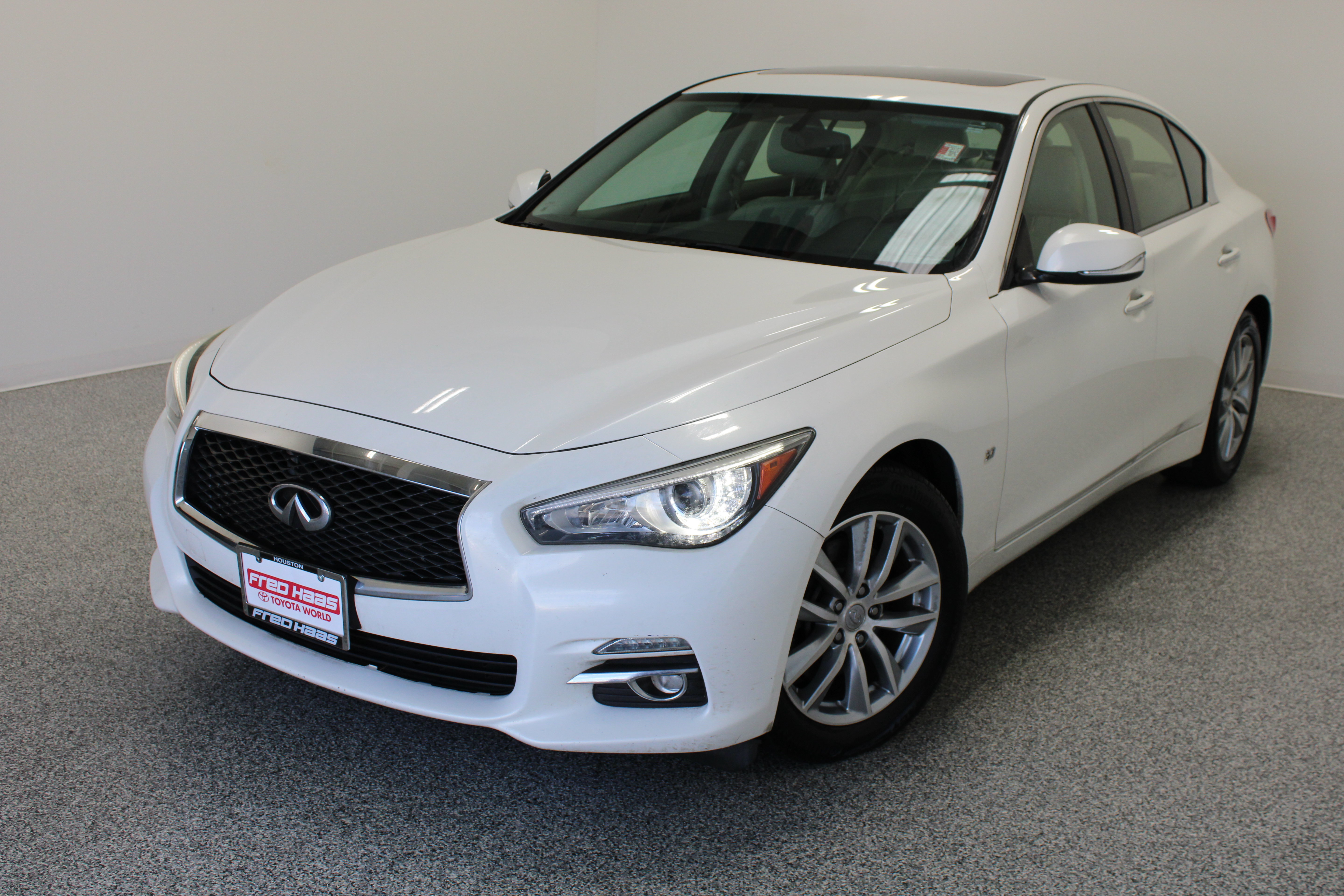 Used 2015 INFINITI Q50 Premium AWD/4WD image 2