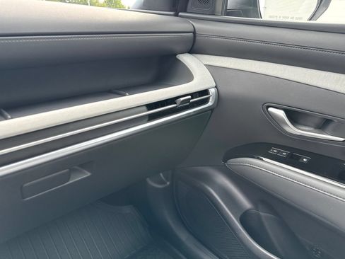 Certified 2025 Hyundai Santa Cruz Limited AWD/4WD image 29
