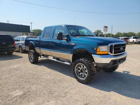 Used 2000 Ford F250 Lariat image 1