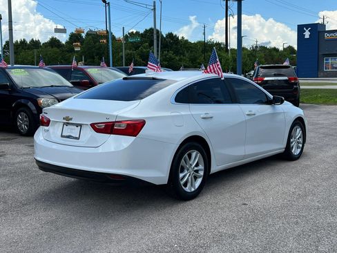 Used 2017 Chevrolet Malibu LT w/ Leather Package FWD image 6