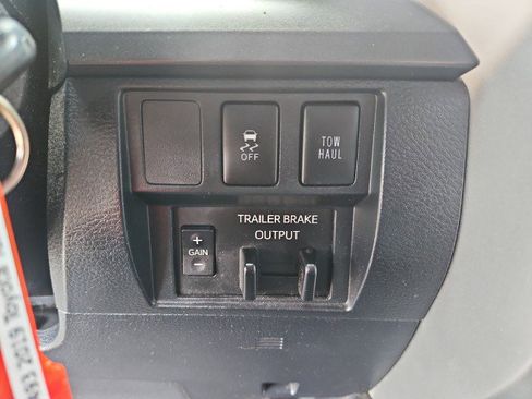 Used 2019 Toyota Tundra SR5 w/ TRD Off Road Package image 19