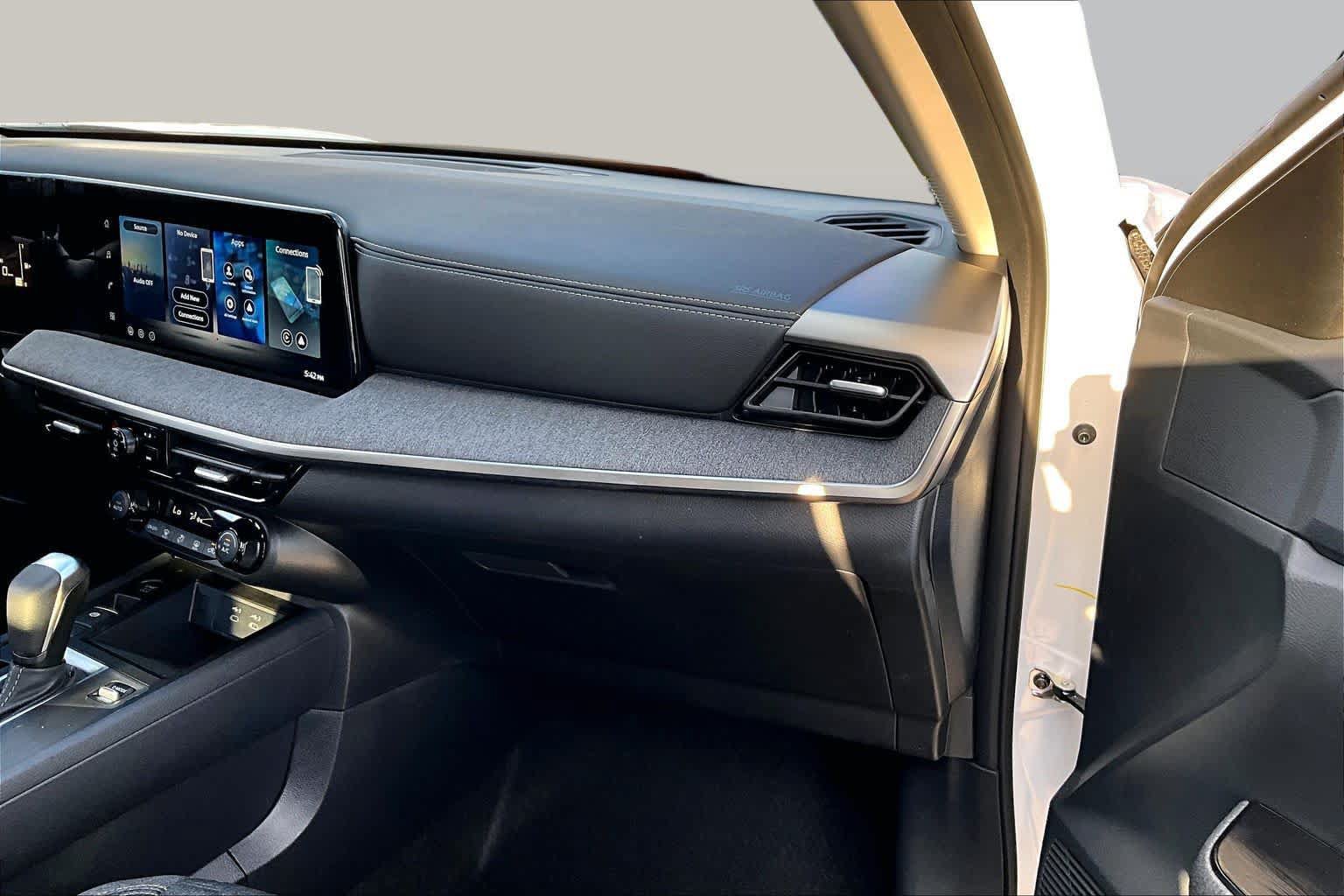 Certified 2026 Nissan Kicks SV FWD image 17