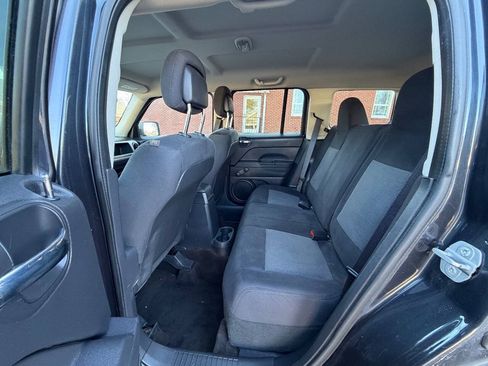 Used 2015 Jeep Patriot Sport FWD image 13