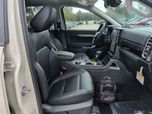 New 2025 Ford Ranger Lariat w/ FX4 Off-Road Package image 11