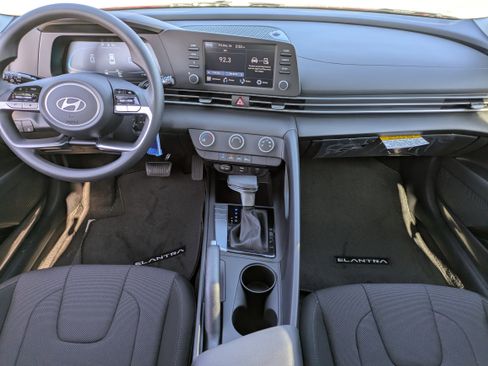 New 2026 Hyundai Elantra SE image 14