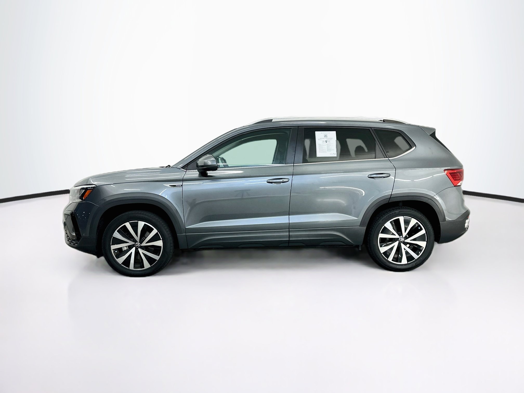 Used 2022 Volkswagen Taos SE AWD/4WD image 4