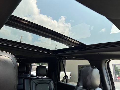 Used 2019 Lincoln Navigator L Reserve image 14