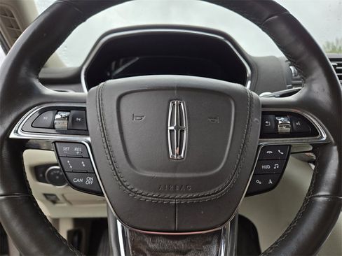 Used 2019 Lincoln Continental Reserve image 34