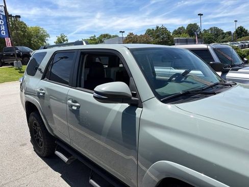 Used 2023 Toyota 4Runner TRD Off-Road Premium w/ Moonroof Package AWD/4WD image 7