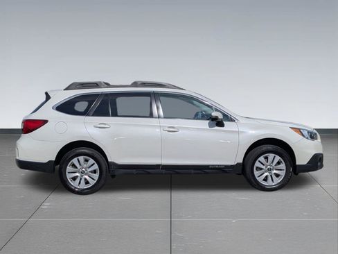 Used 2016 Subaru Outback 2.5i Premium AWD/4WD image 6