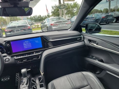 Used 2025 Toyota Camry XSE FWD image 17