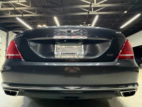 Used 2018 Genesis G90 3.3T Premium RWD image 14