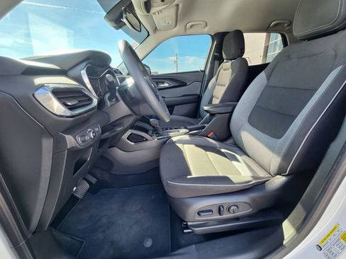 Used 2022 Chevrolet TrailBlazer LT w/ Convenience Package image 9