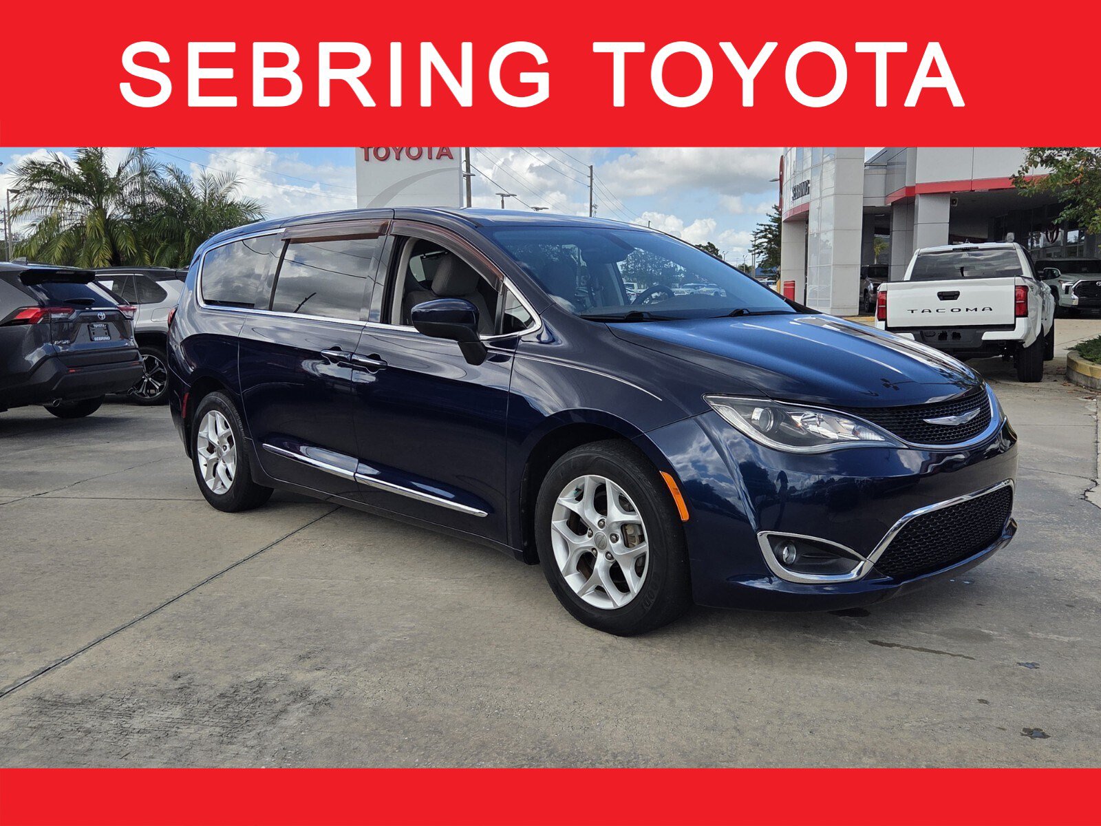Used 2017 Chrysler Pacifica Touring Plus FWD image 1