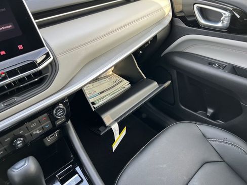 New 2026 Jeep Compass Limited image 27