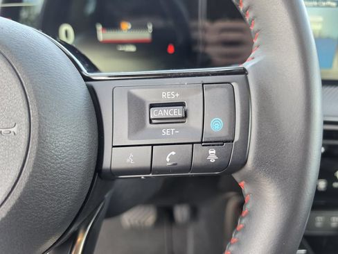 Used 2025 Nissan Kicks SR FWD image 23