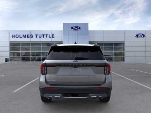 New 2026 Ford Explorer Active w/ Active Comfort Package RWD image 5