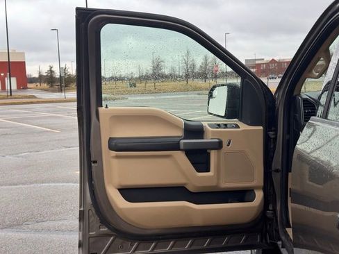 Used 2020 Ford F150 XLT image 4