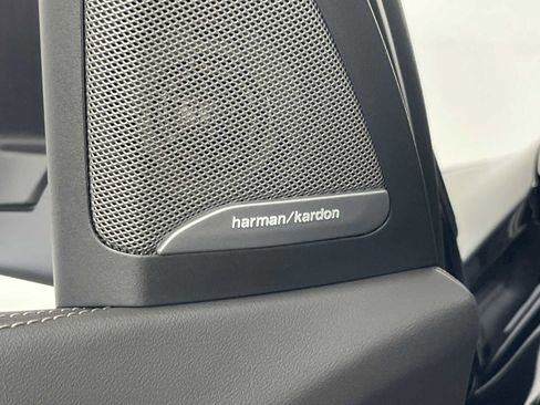 New 2026 BMW X5 xDrive50e image 17