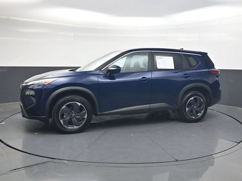 Used 2025 Nissan Rogue SV FWD image 11