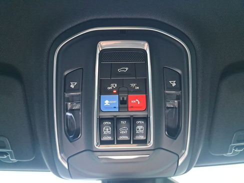 New 2025 Jeep Grand Cherokee Limited w/ Trailer Tow Package AWD/4WD image 35