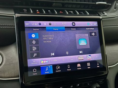 Used 2025 Jeep Grand Cherokee L Limited w/ Luxury Tech Group II RWD image 17