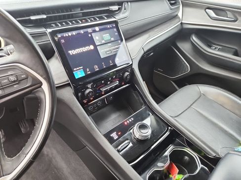 Used 2021 Jeep Grand Cherokee L Limited w/ Luxury Tech Group II image 10