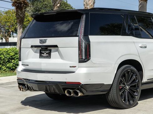 Used 2025 Cadillac Escalade V w/ LPO, Floor Liner Package image 7