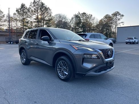 Used 2023 Nissan Rogue S image 4