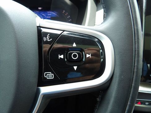 Certified 2022 Volvo XC60 B5 Inscription w/ Advanced Package AWD/4WD image 21