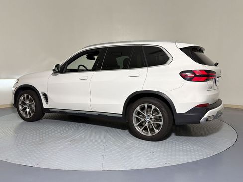 Used 2025 BMW X5 xDrive40i w/ Parking Assistance Package AWD/4WD image 3