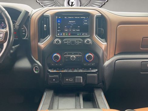 Used 2019 Chevrolet Silverado 1500 High Country w/ Technology Package image 14