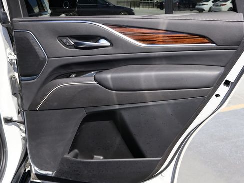 Used 2022 Cadillac Escalade Luxury w/ LPO, Floor Liner Package AWD/4WD image 16