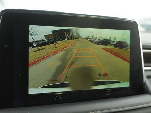 Used 2024 Chevrolet Suburban Premier AWD/4WD image 25
