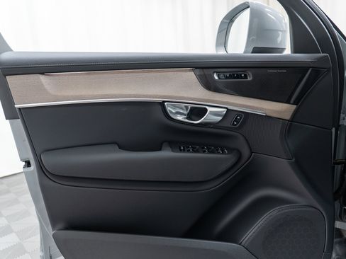 New 2026 Volvo XC90 T8 Plus w/ Protection Package Premier image 11