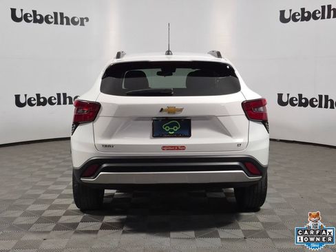 Certified 2025 Chevrolet Trax LT w/ LT Convenience Package FWD image 7