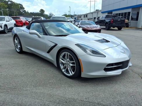 Used 2019 Chevrolet Corvette Stingray Convertible w/ 3LT RWD image 1