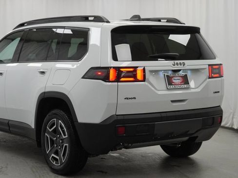 New 2026 Jeep Cherokee Laredo image 12