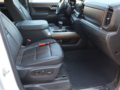 Used 2023 Chevrolet Silverado 1500 High Country w/ Technology Package AWD/4WD image 16