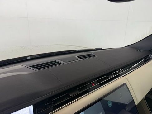 Certified 2023 Land Rover Range Rover SE image 31