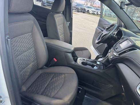 Used 2018 Chevrolet Equinox LT image 33