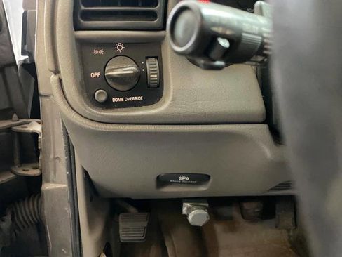 Used 1999 Chevrolet Astro AWD image 32