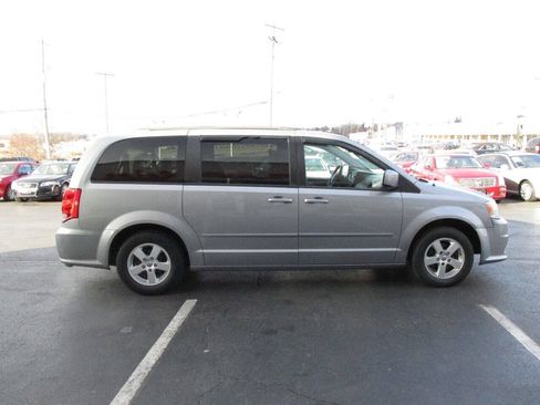 Used 2013 Dodge Grand Caravan SXT FWD image 6