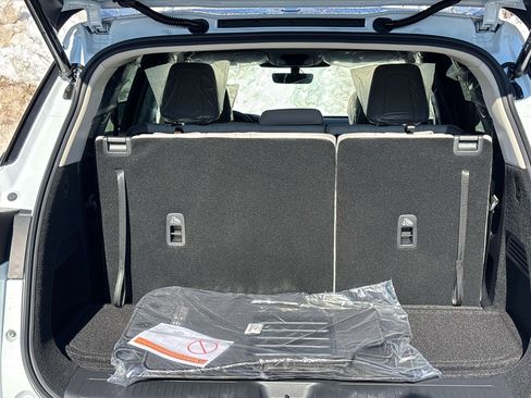 New 2026 INFINITI QX60 Luxe w/ Cargo Package image 12