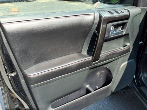 Used 2015 Toyota 4Runner Trail Premium AWD/4WD image 9