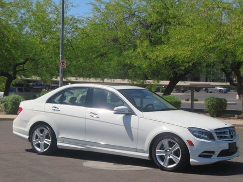 Used 2011 Mercedes-Benz C 300 Sedan image 4